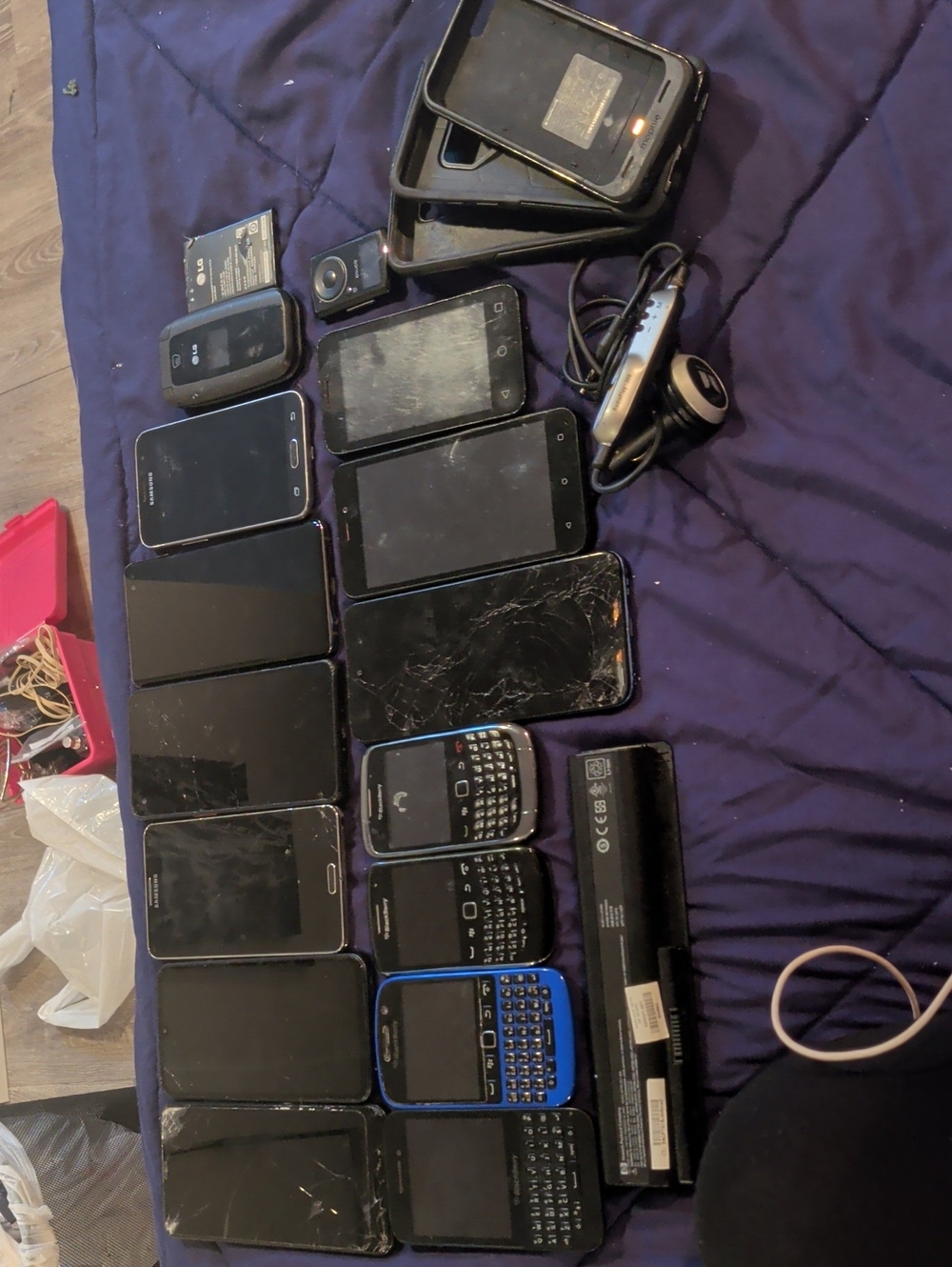 Huge Lot Of Cell Phones For Parts! Plus Accessories And More
